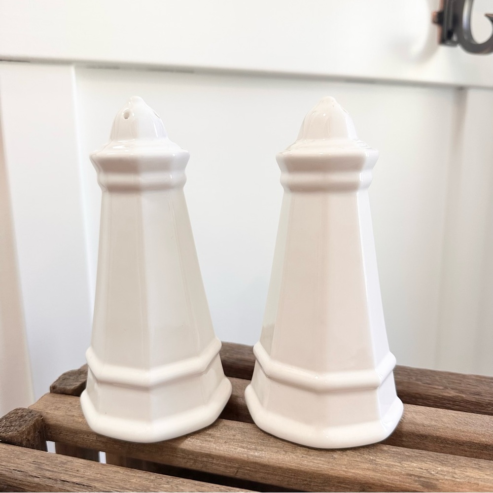 Vintage Pfaltzgraff Heritage White Stoneware Salt & Pepper Shakers Ceramic Large